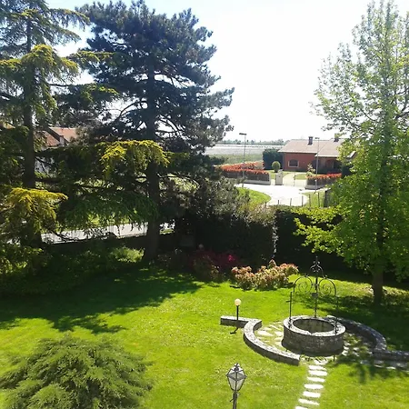 Bed & Breakfast Ceirano 3*