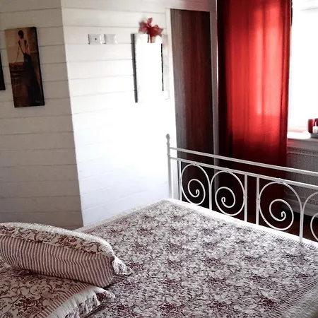 Bed & Breakfast Ceirano 3*